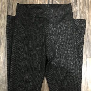 H&M snake skin black leggings